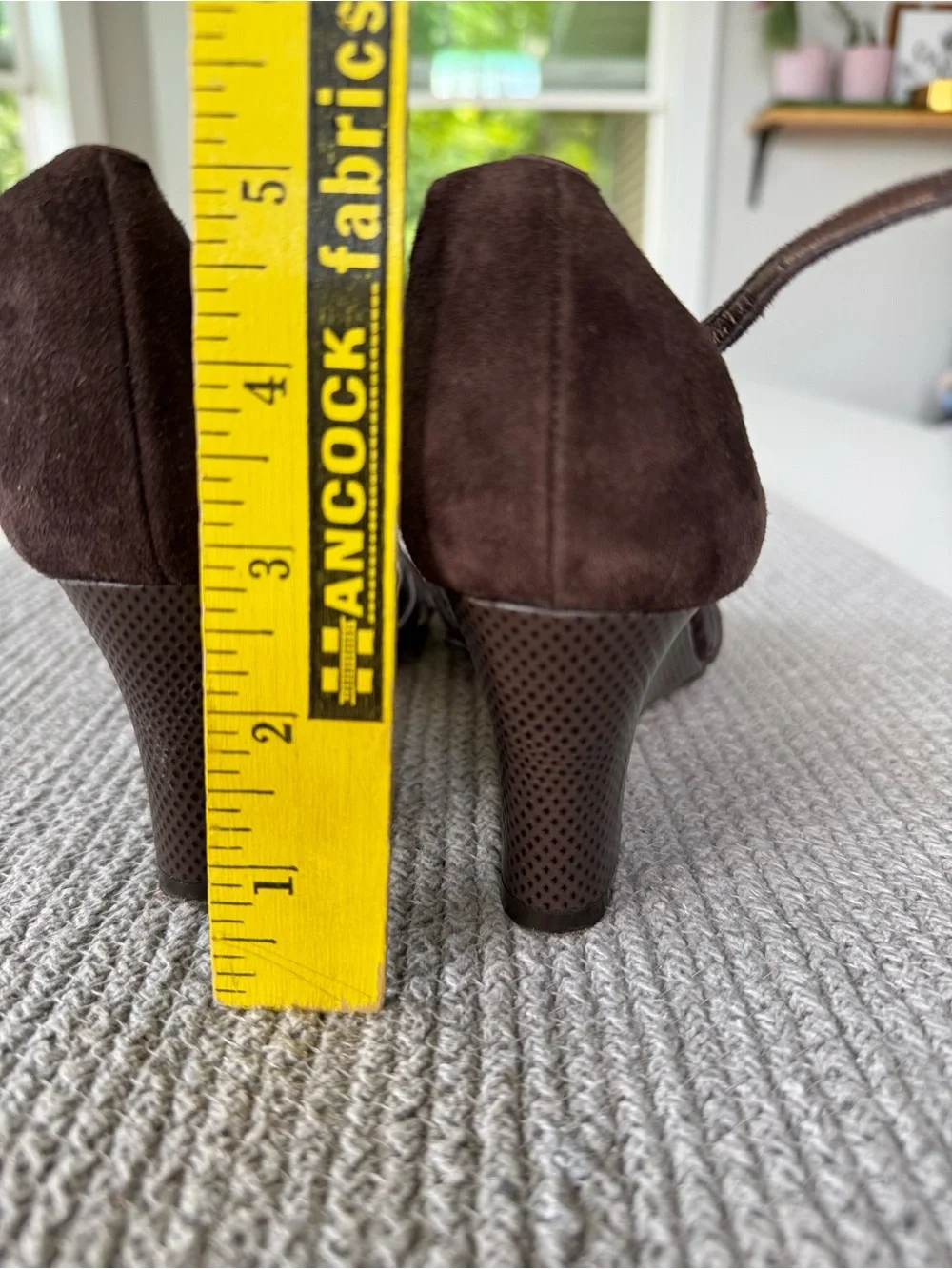 Vintage Casual Corner Chocolate Brown Genuine Suede Ankle Strap Wedge Sandals 8